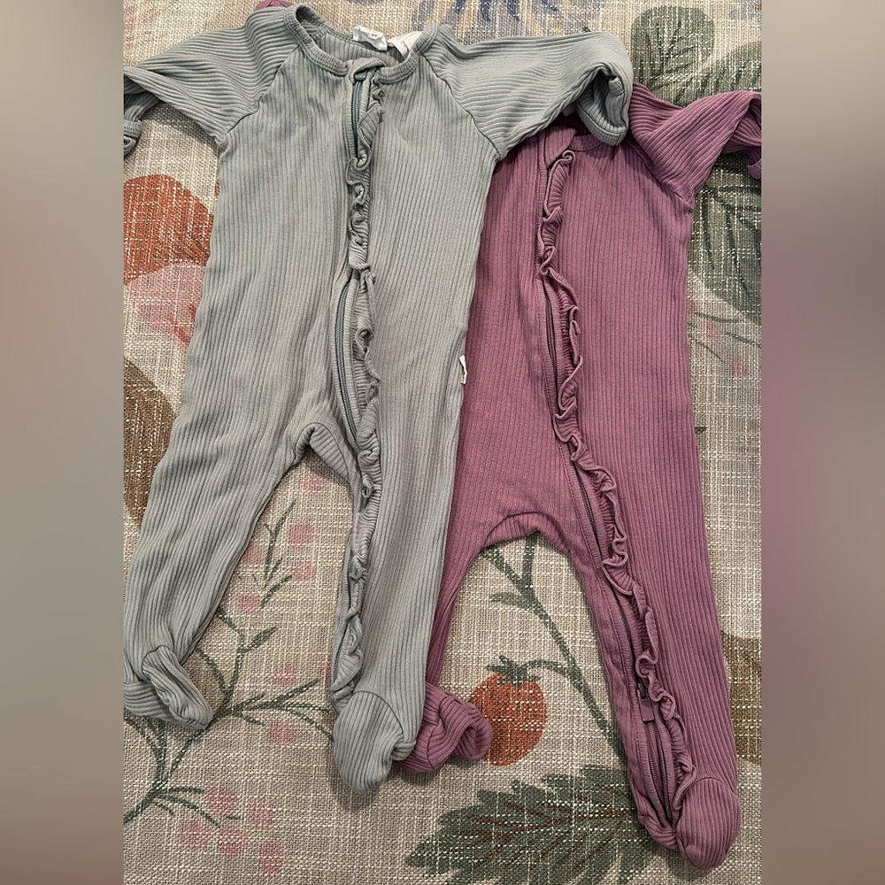 Jamie Kay Ribbed Ruffle Footies - Gray and Purple